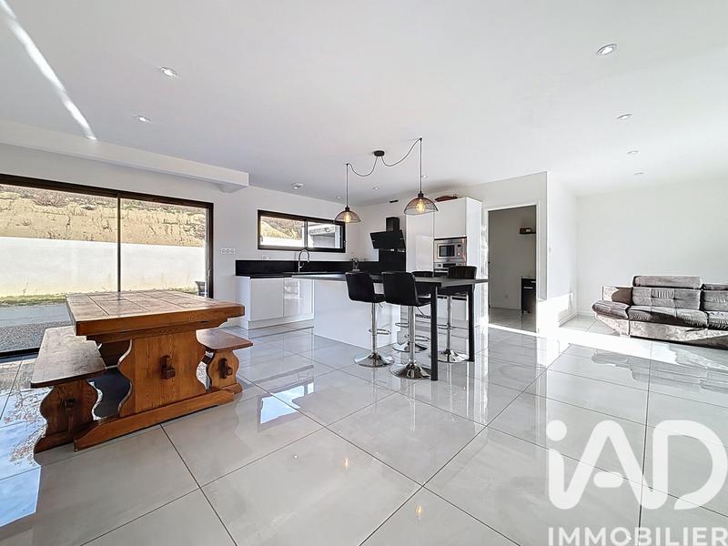 Maison - 127 m² - 5 pièces