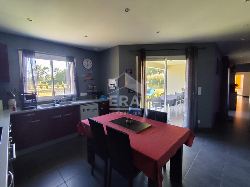 Maison - 137 m² - 6 pièces