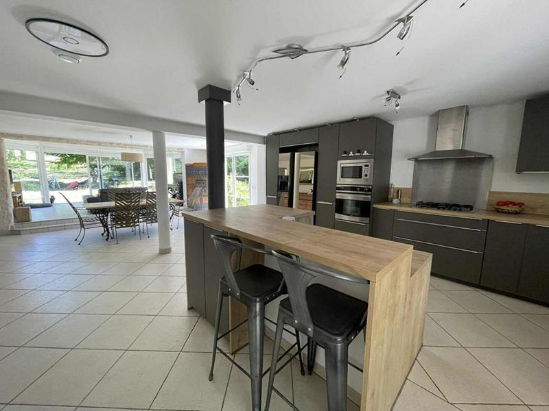 Maison - 180 m² - 7 pièces