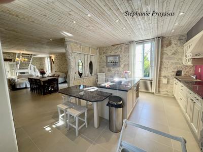 Maison - 300 m² - 8 pièces