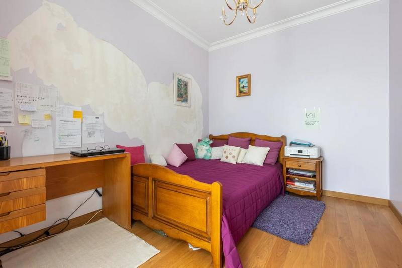 Maison - 220 m² - 6 pièces