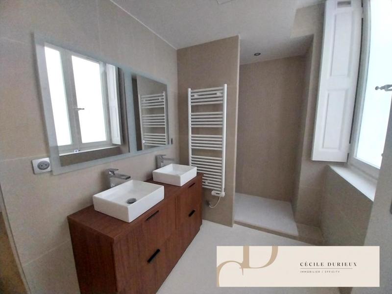 Appartement - 160 m² - 4 pièces