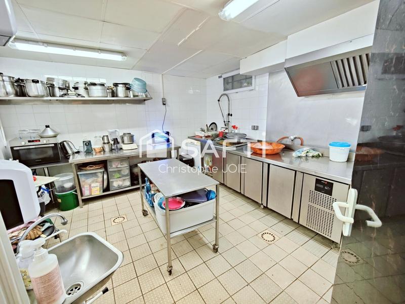 Local commercial - 95 m² - 6 pièces