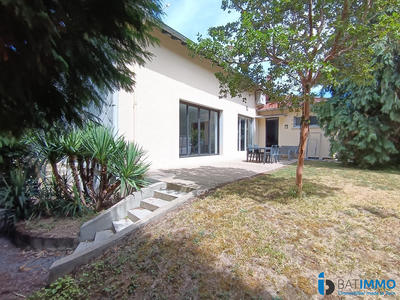 Maison ancienne - 300 m² - 8 pièces