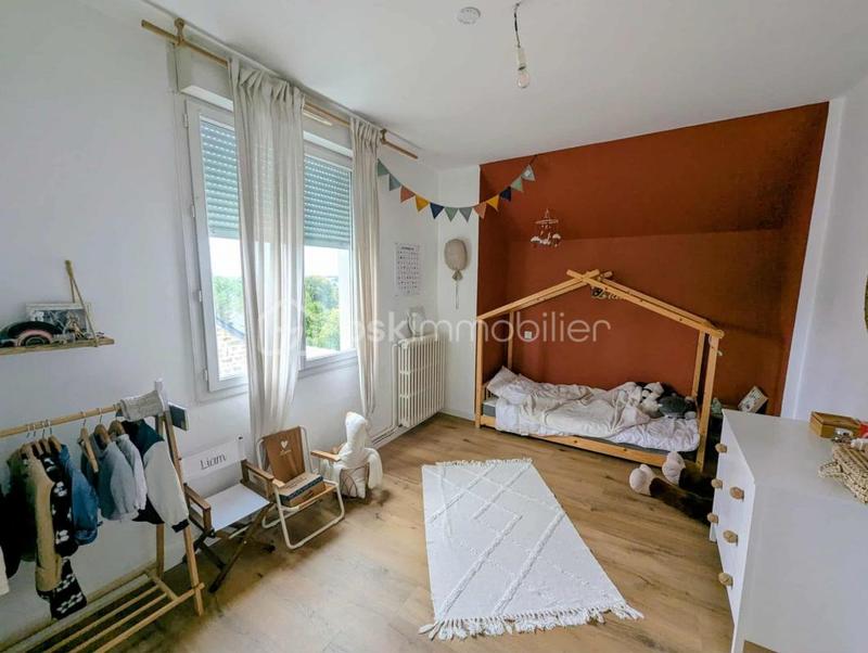 Maison - 189 m² - 8 pièces