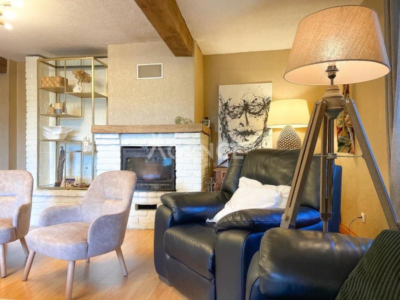 Maison - 221 m² - 7 pièces