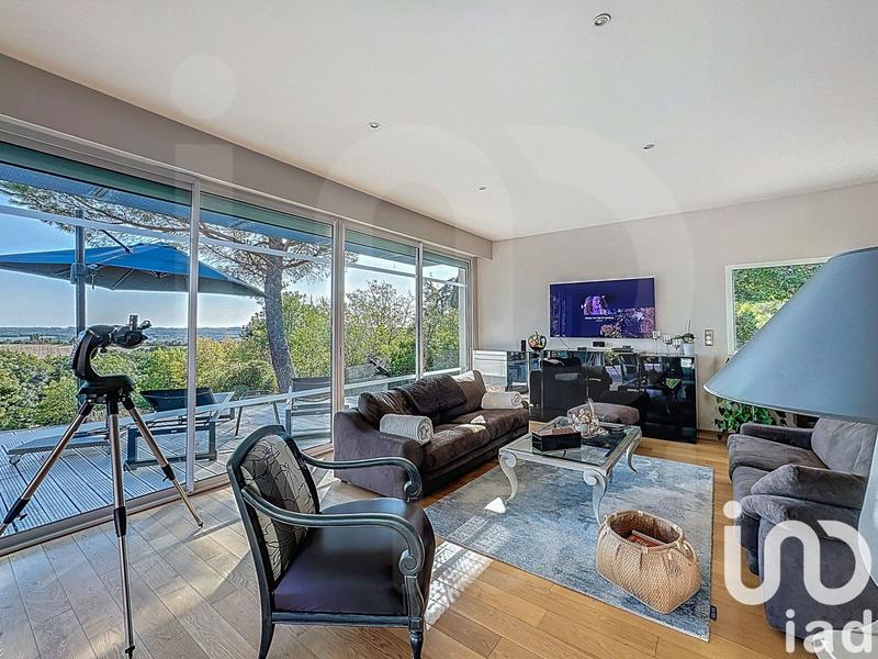 Maison - 245 m² - 7 pièces