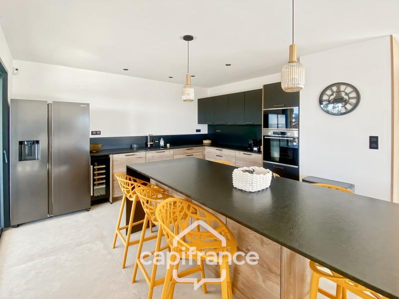 Maison - 95 m² - 4 pièces