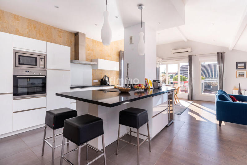 Appartement - 139 m² - 6 pièces