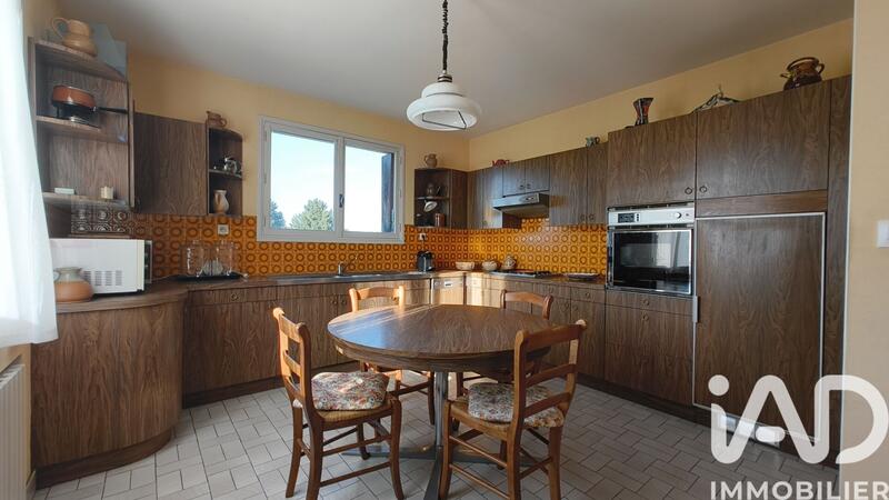 Maison - 252 m² - 12 pièces