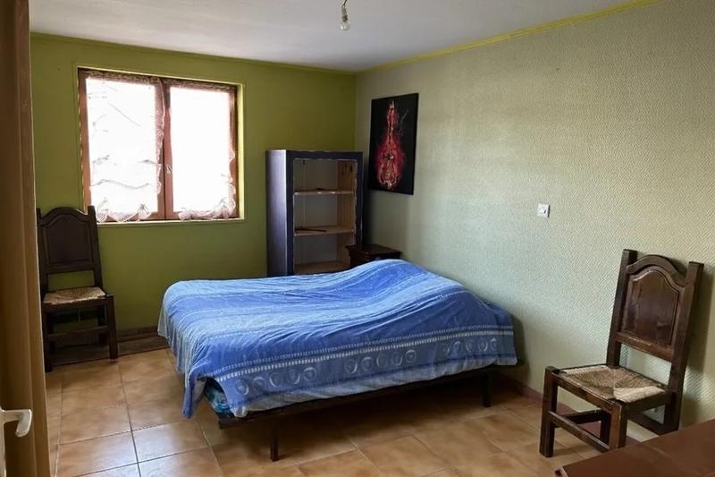 Propriété - 95 m² - 5 pièces