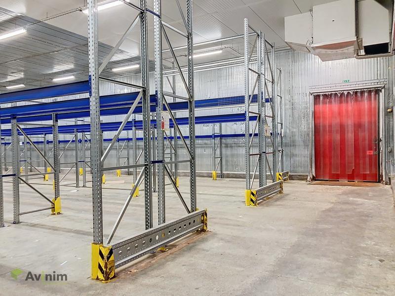 Entrepôt - 1 048 m²