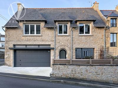 Maison - 137 m² - 6 pièces