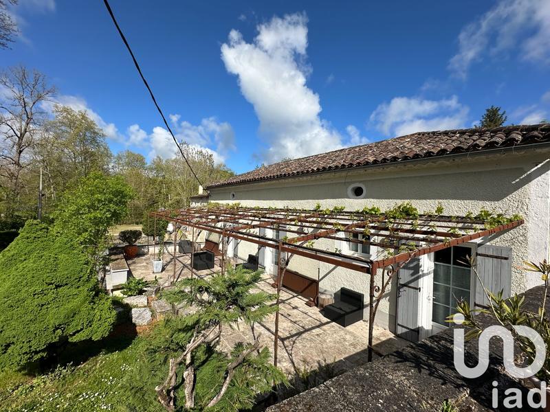 Maison - 460 m² - 16 pièces