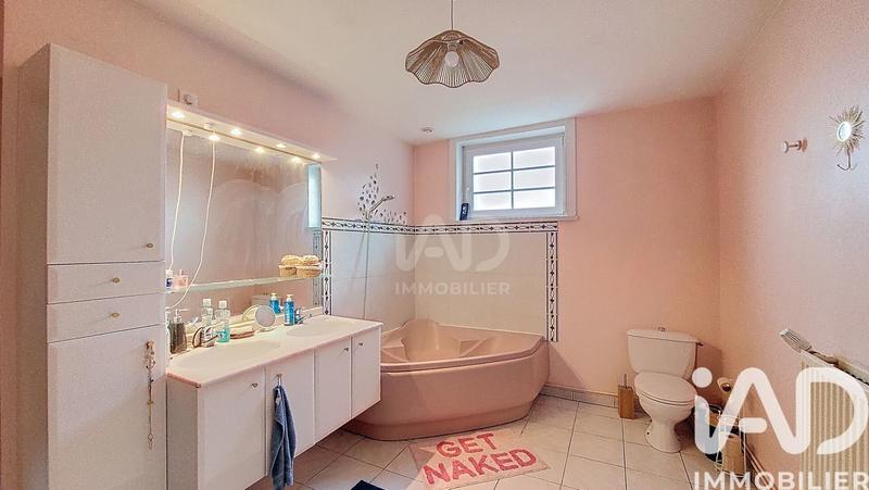 Maison - 232 m² - 7 pièces