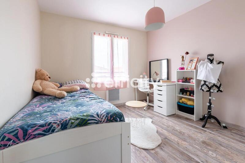 Maison - 93 m² - 4 pièces