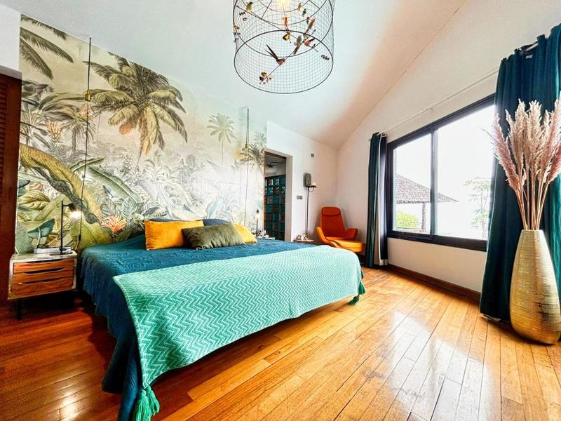 Villa - 300 m² - 6 pièces