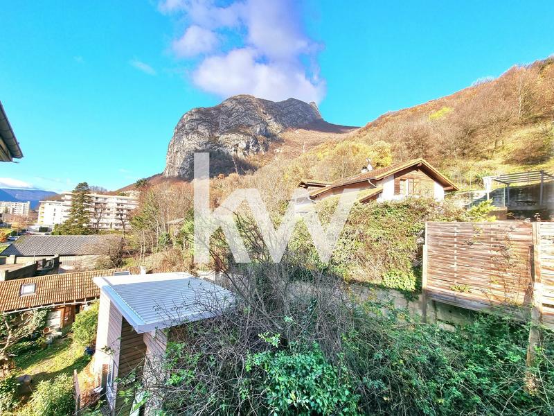 Maison - 280 m² - 11 pièces