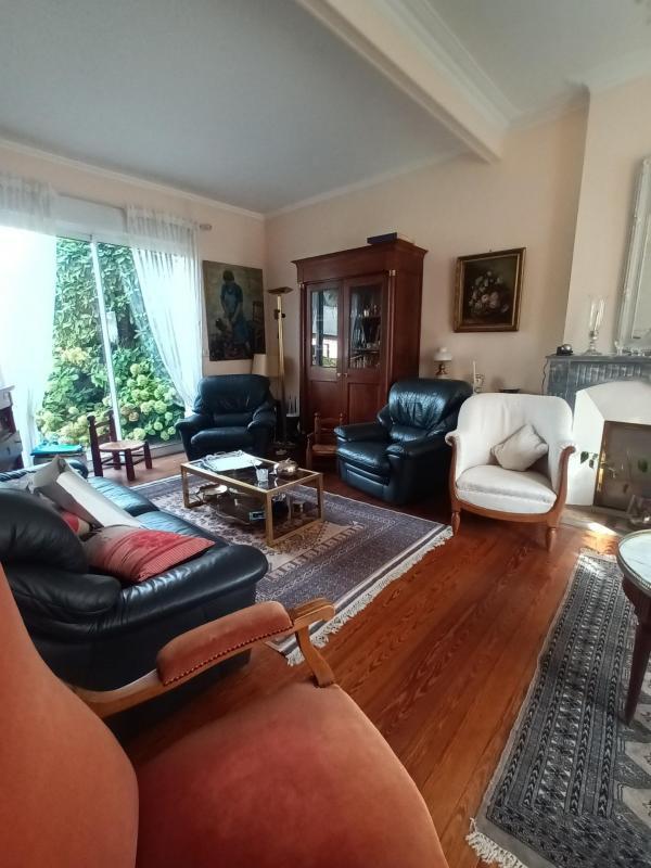 Maison - 170 m² - 9 pièces