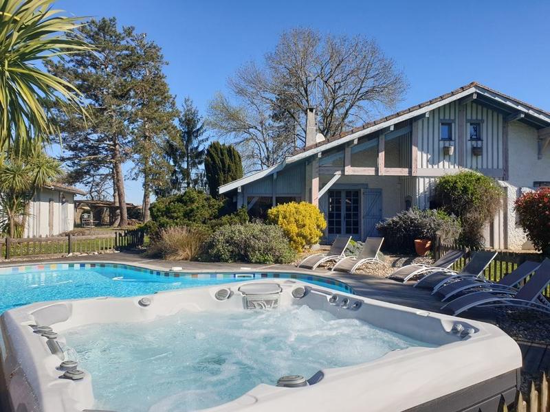 Maison - 186 m² - 8 pièces