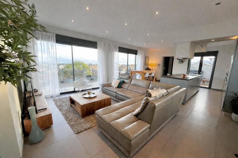 Appartement - 95 m² - 3 pièces