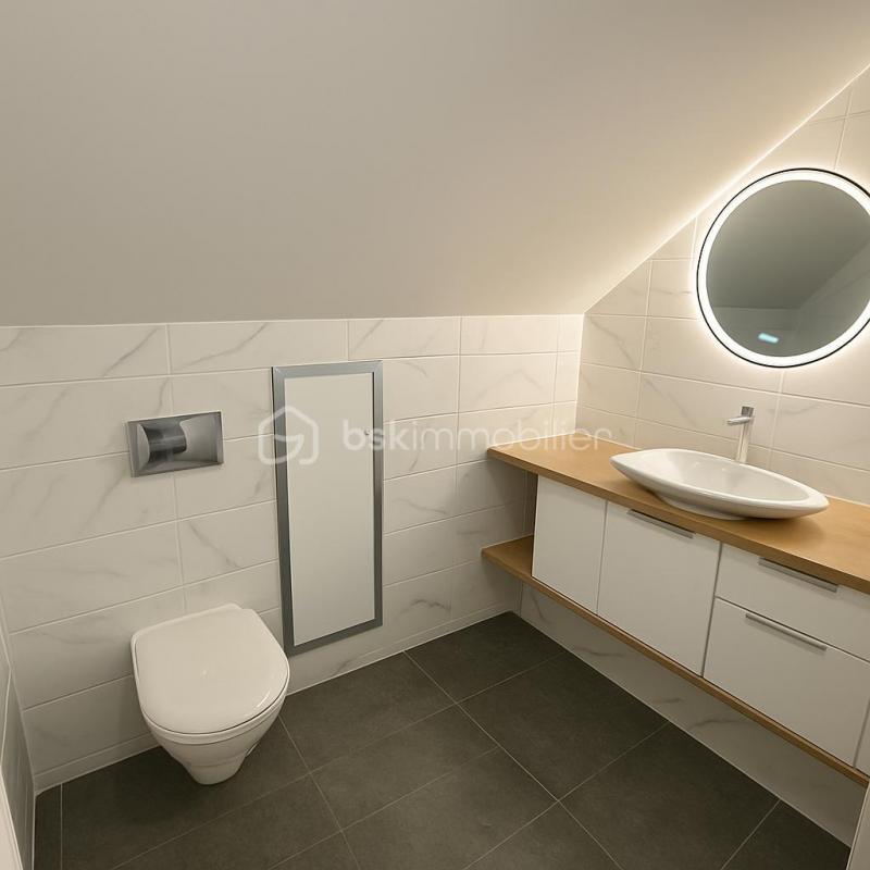 Maison - 201 m² - 7 pièces