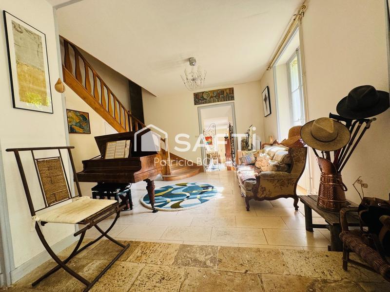 Maison de maîtres - 339 m² - 13 pièces