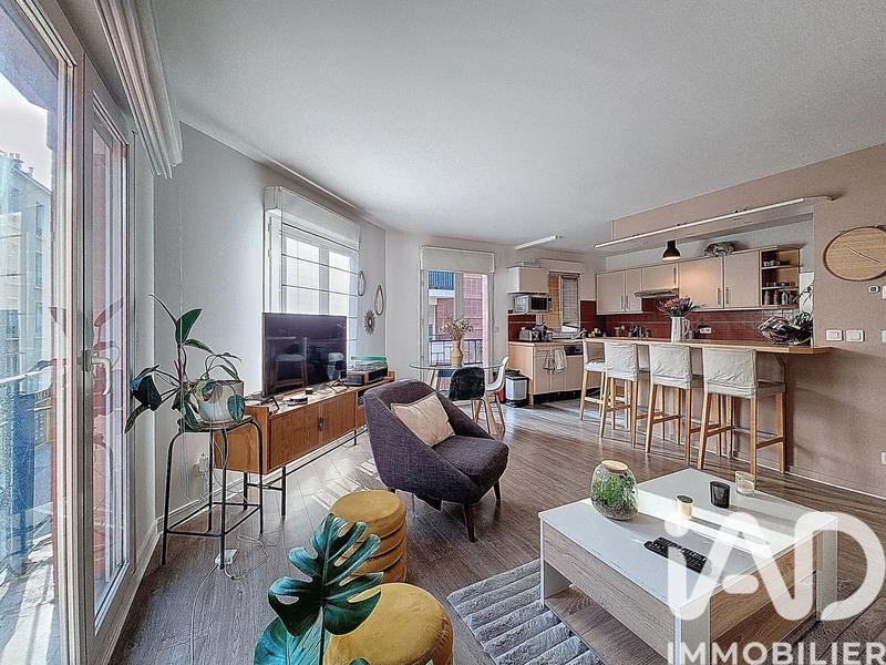 Appartement - 100 m² - 5 pièces