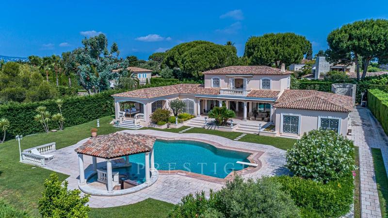 Maison - 347 m² - 7 pièces