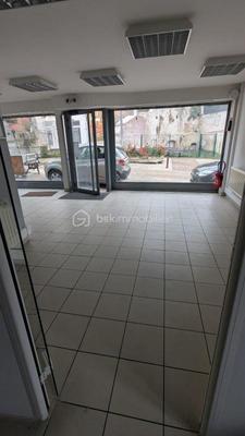 Bureau - 57 m² - 2 pièces