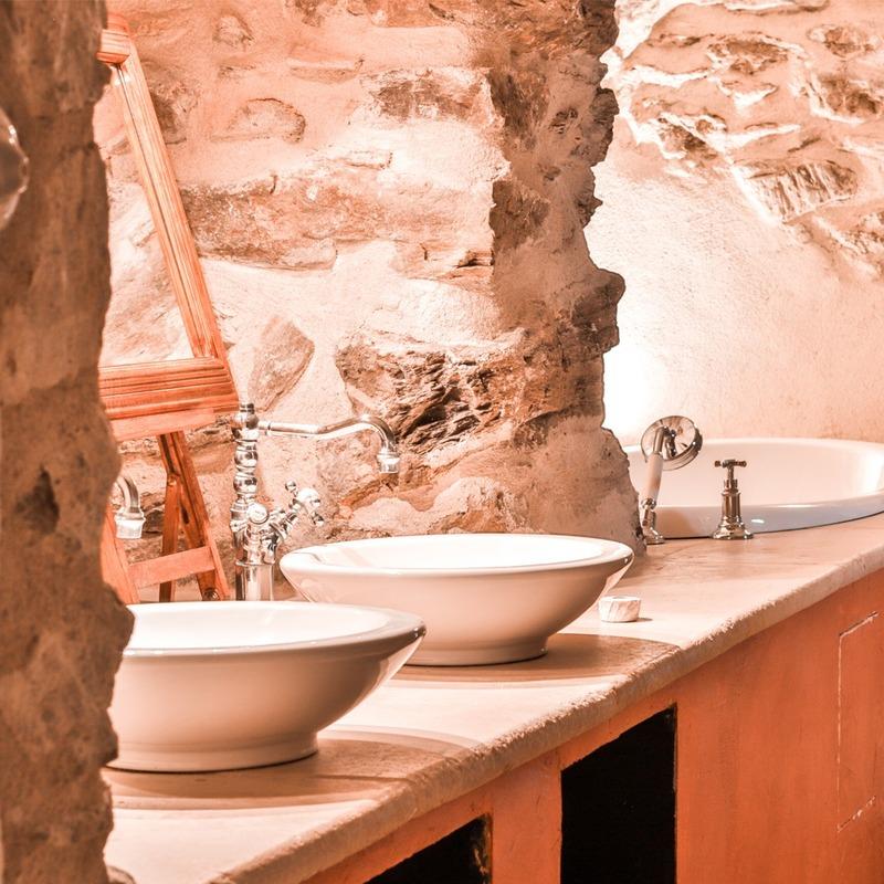 Propriété - 900 m² - 20 pièces