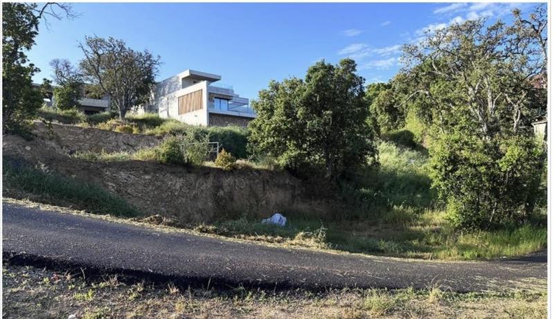 Terrain constructible - 1 000 m²