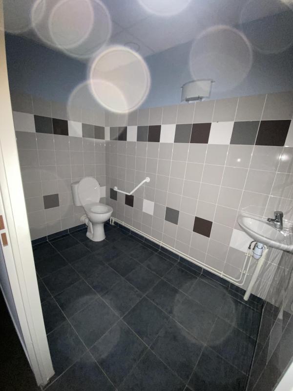 Bureau - 150 m² - 1 pièce