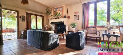 Propriété - 240 m² - 10 pièces