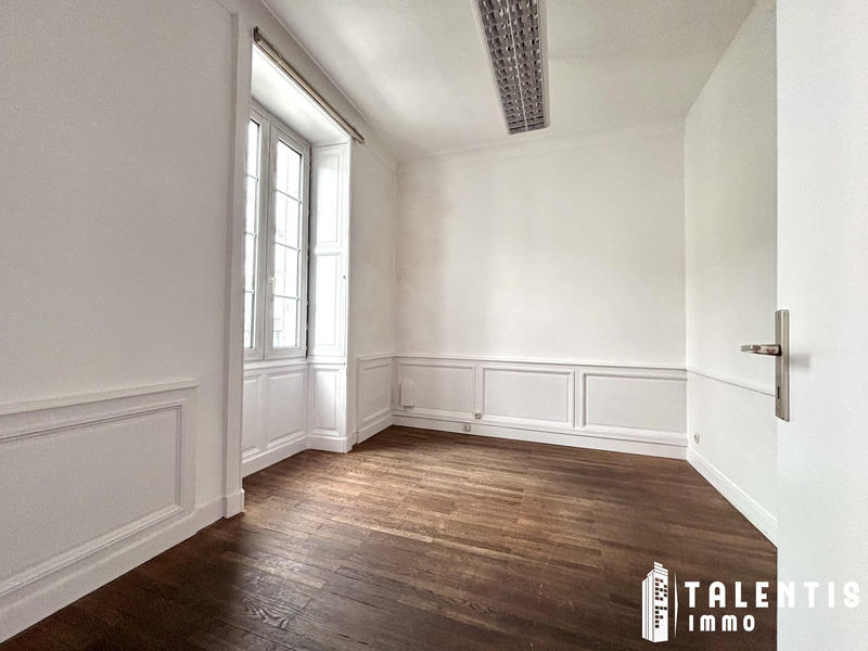 Maison - 209 m² - 12 pièces