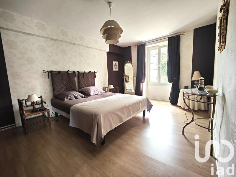 Maison - 233 m² - 7 pièces