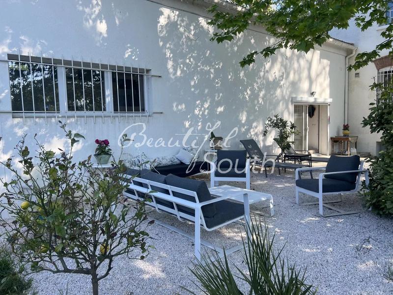 Hôtel particulier - 300 m² - 8 pièces