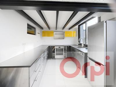 Loft - 110 m² - 3 pièces