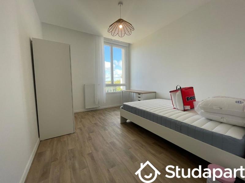 Chambre - 13 m² - 1 pièce