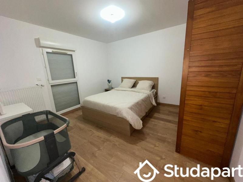 Chambre - 11 m² - 1 pièce