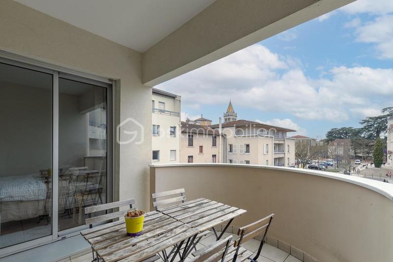 Appartement - 100 m² - 5 pièces