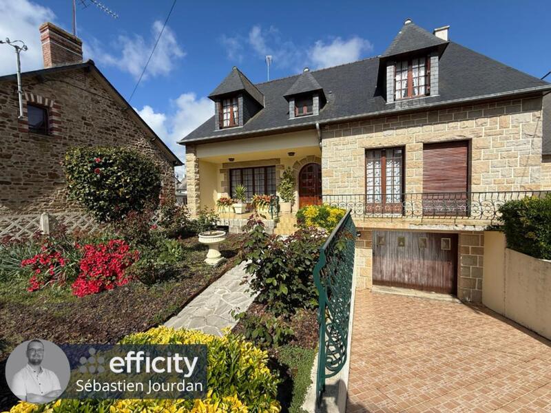 Pavillon - 242 m² - 7 pièces