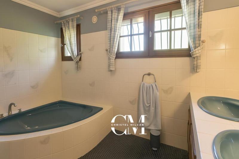 Maison - 146 m² - 4 pièces