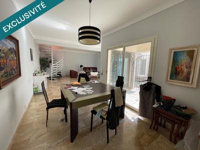 Maison - 180 m² - 9 pièces