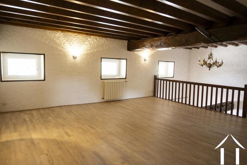 Maison - 560 m² - 10 pièces