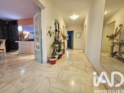 Maison - 197 m² - 7 pièces