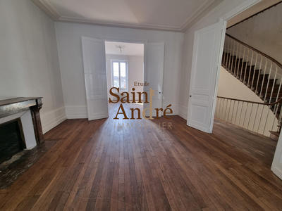 Maison - 200 m² - 8 pièces