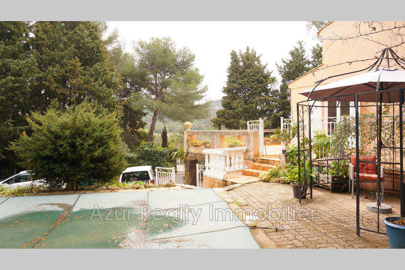 Villa - 152 m² - 8 pièces