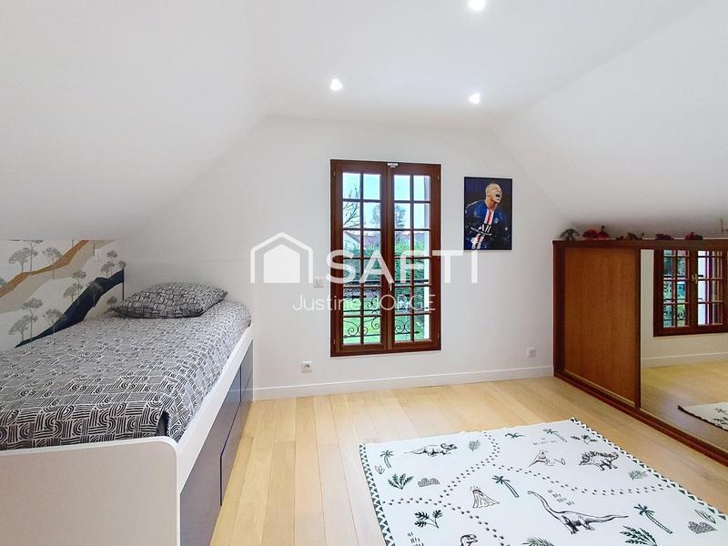 Maison - 228 m² - 7 pièces