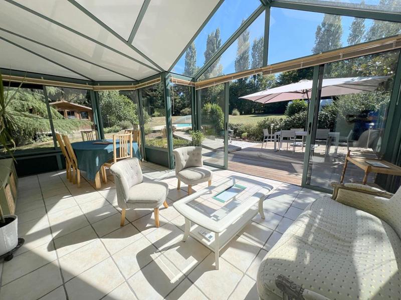 Maison - 230 m² - 9 pièces